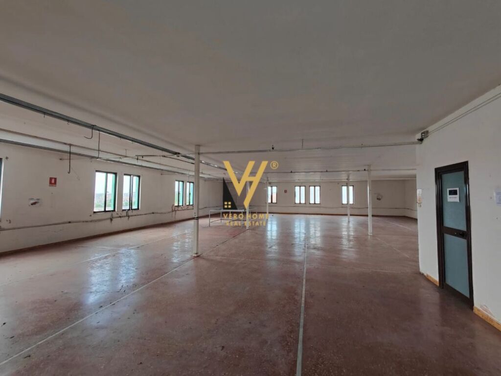 BUSINESS PREMISES FOR SALE 740 M2 AT FERIT XHAJKO 70,000,000 LEKE