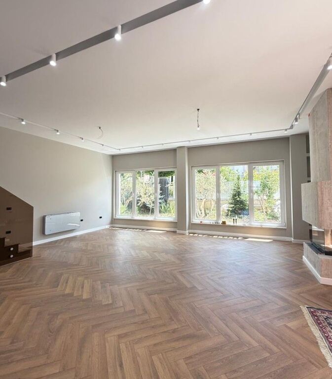 📌Modern Villa with Private Pool for Rent – Rolling Hills Residence