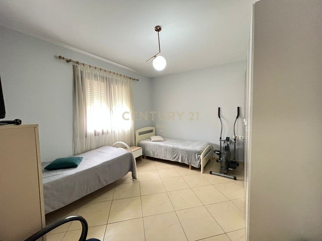 Apartment 2+1+2 plus parking space for rent at the Botanical Garden!