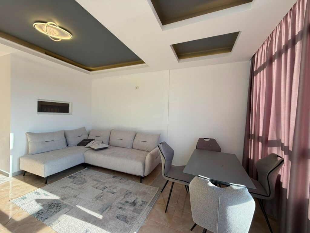 Apartament 2+1 me Qera Afatgjate - prane Hotel Partner, Vlore