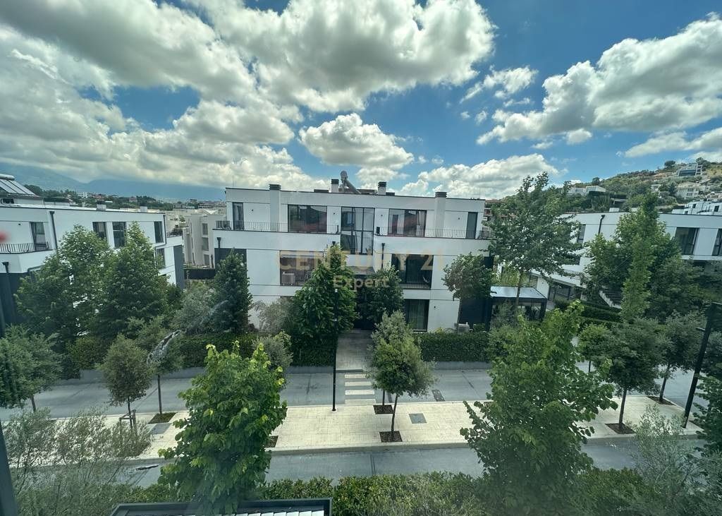 Luxury apartment for sale at Dry Lake