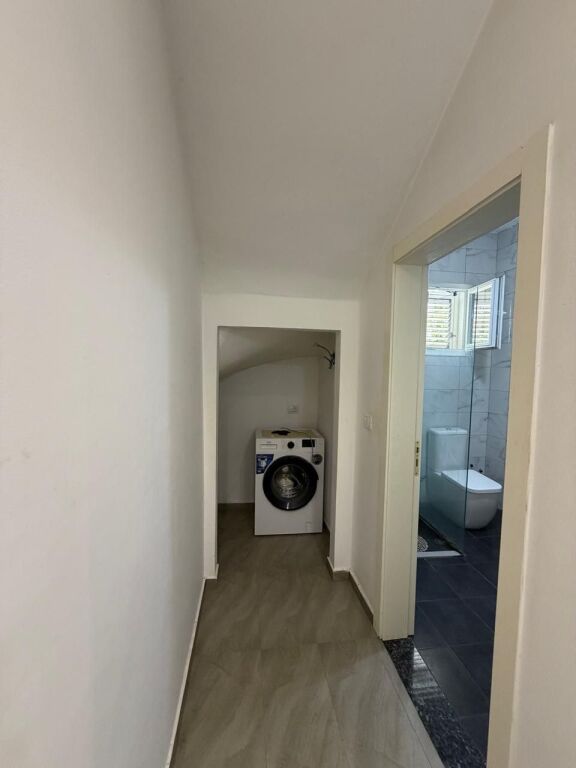 🏡 Shtëpi private me qira 2+1 – Rruga Jordan Misja