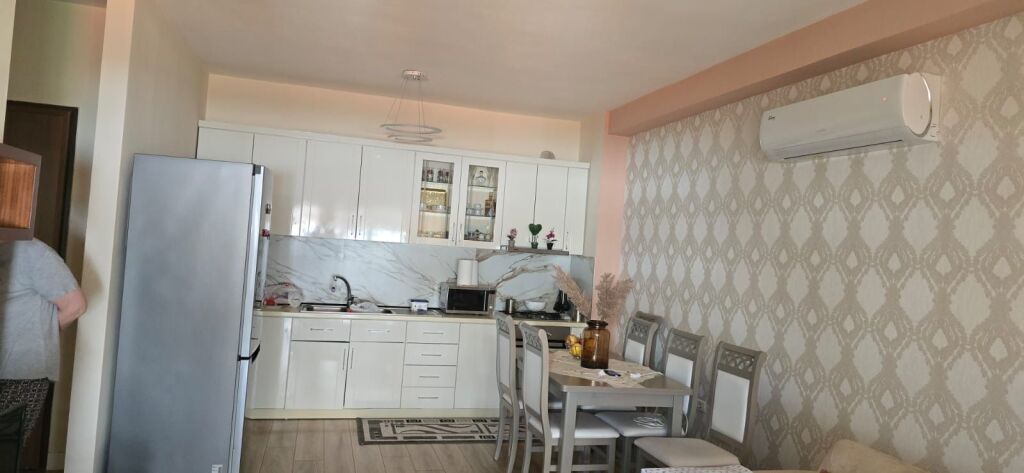 2+1, alle ville L Astir, 550 mila lek