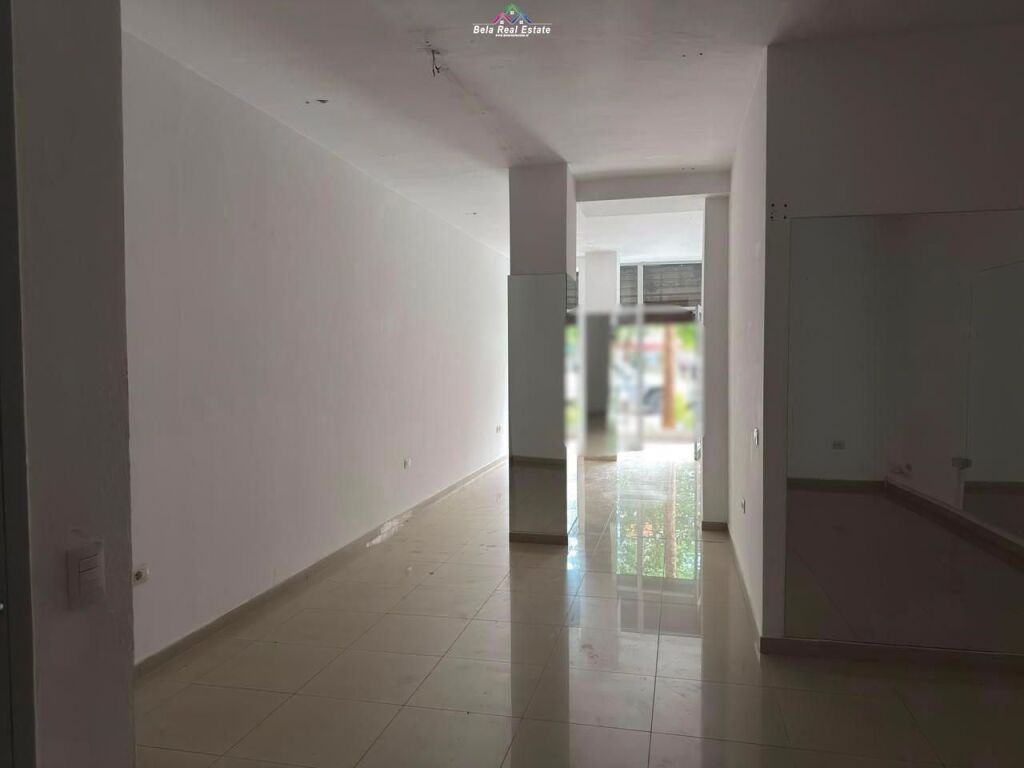 Negozio In Affitto A Komuna e Parisit (ID BD21918) Tirane