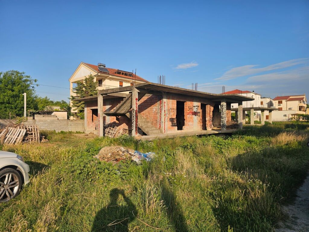 🏡 CASA PRIVATA IN VENDITA A FAZË KARABINA – STRADA UNAZËS, DURRËS