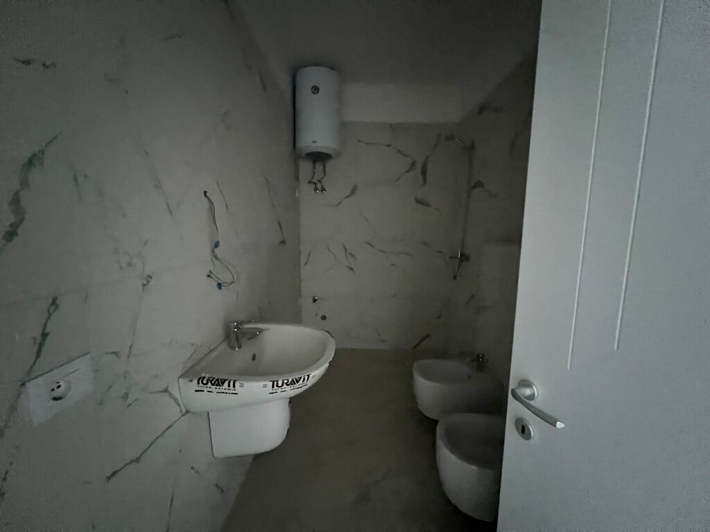 Vendesi appartamento 2+1+2 Oasis Residence, Tirana