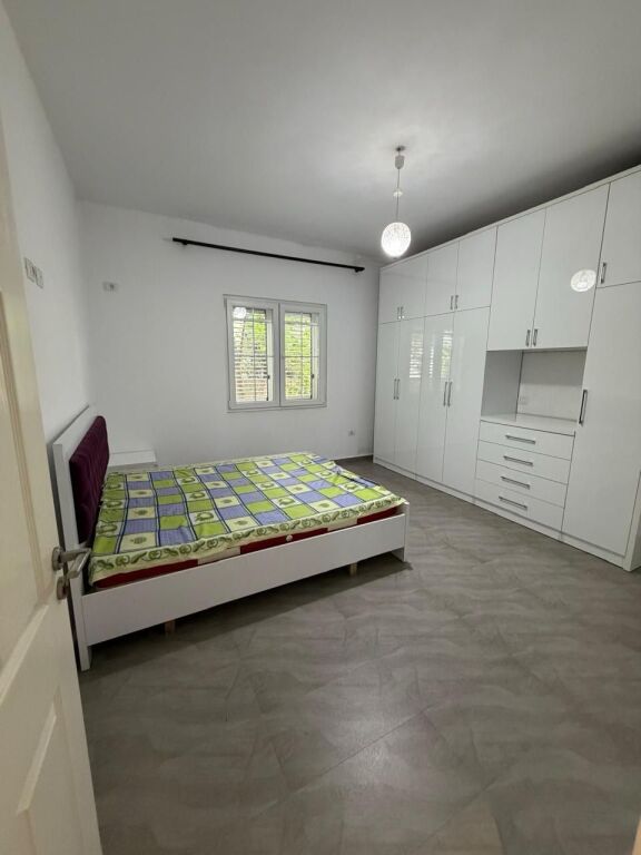 🏡 Shtëpi private me qira 2+1 – Rruga Jordan Misja