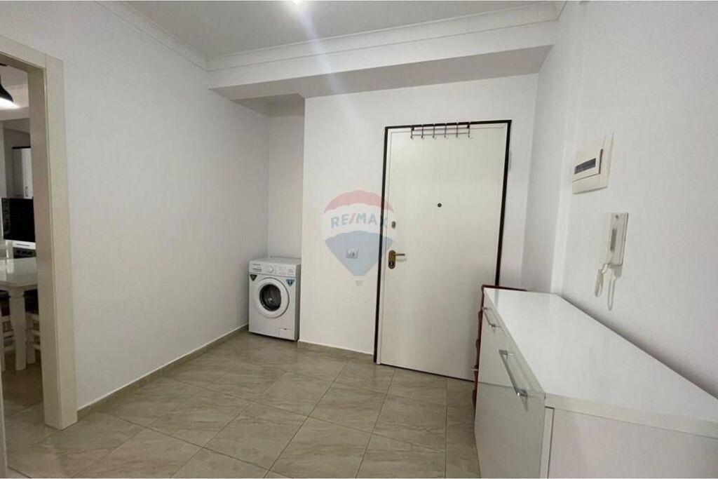 Apartament me Qira 1+1+Post Parkimi