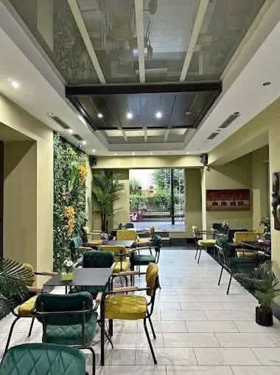 BUSINESS PREMISES FOR SALE, LOCAL, TIRANA 310 000 € / area 140 m2