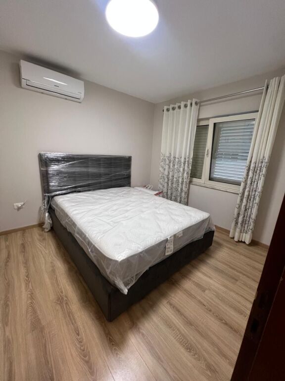 Apartament 1+1 per qira te Petro Nini