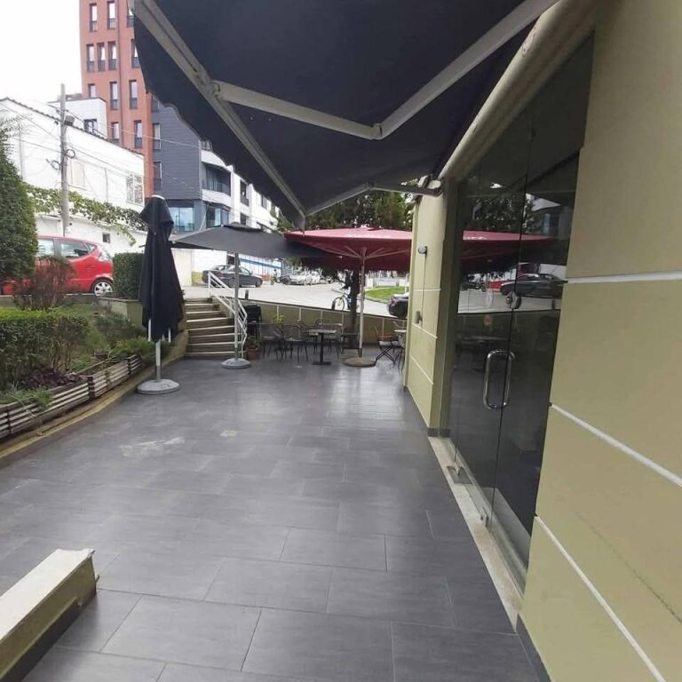 BUSINESS PREMISES FOR SALE, LOCAL, TIRANA 310 000 € / area 140 m2