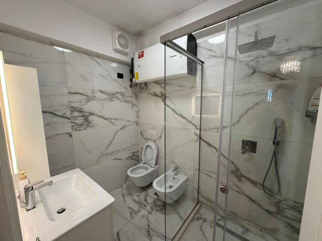 🏡 Appartamento Duplex 3+1+2 in affitto nella zona di 📍 5 Maj💰 70.000 lek /mese
