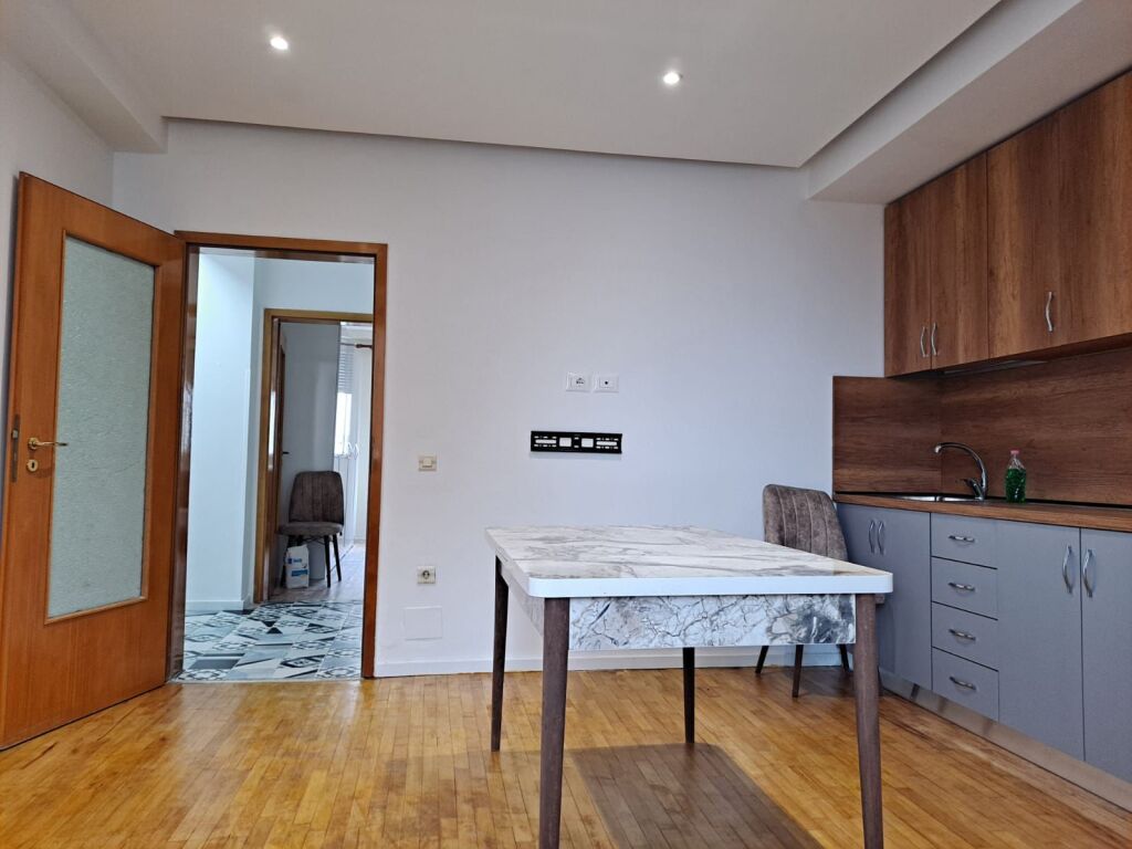 Apartment 2+1+1 bathroom for rent 550 Thousand lek