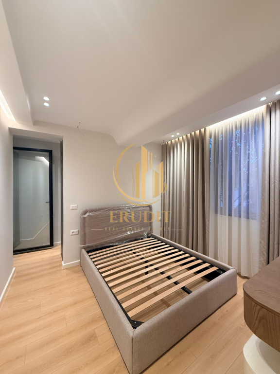 🏡 Jepet me qira apartament 2+1 në katin e dytë të një vile në zonën e Plazhit të Vjetër, Vlorë