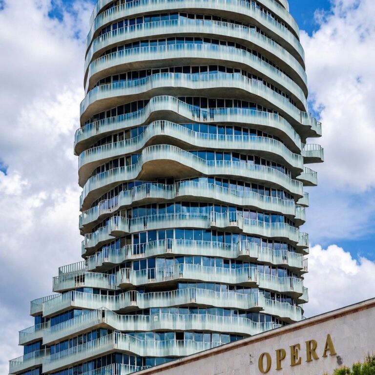 🏡 Apartment 1+1 for Sale – Tirana’s Rock ✨