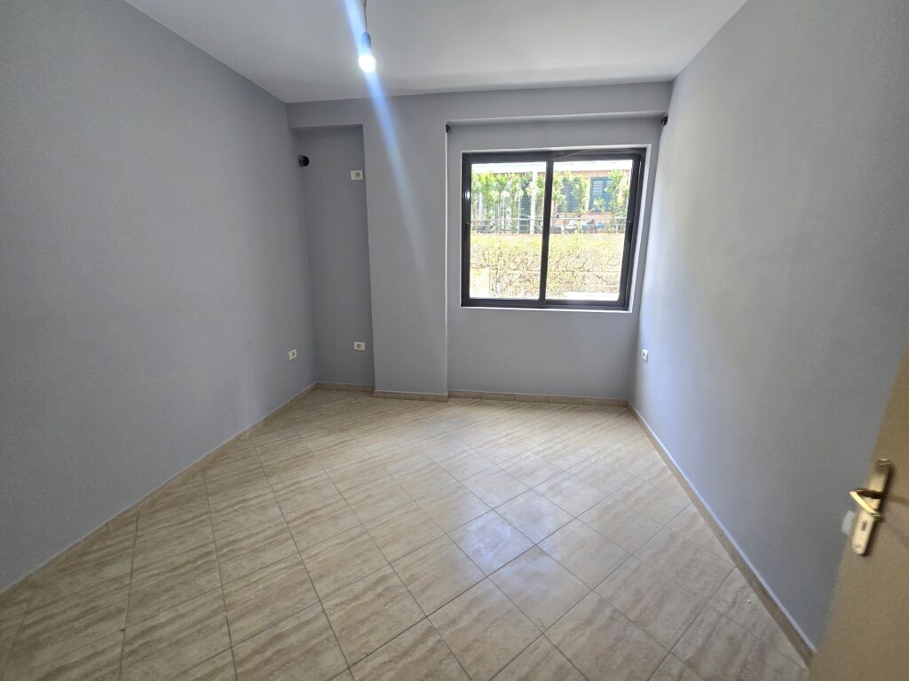 Appartamento / Ufficio in Affitto Kodra e Diellit 1