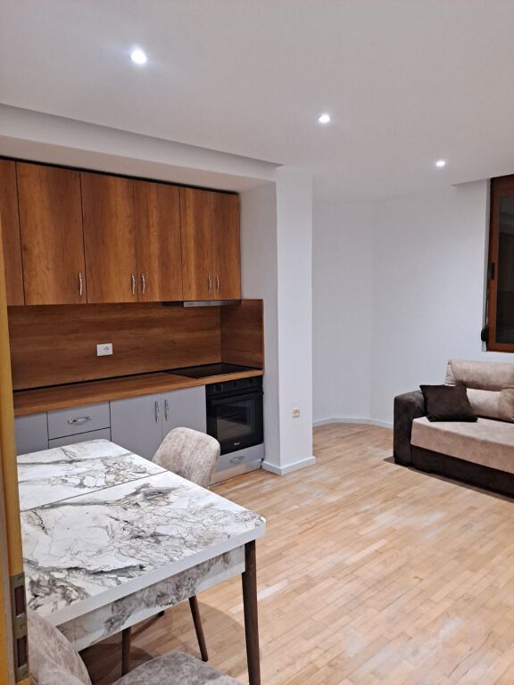 Apartment 2+1+1 bathroom for rent 550 Thousand lek