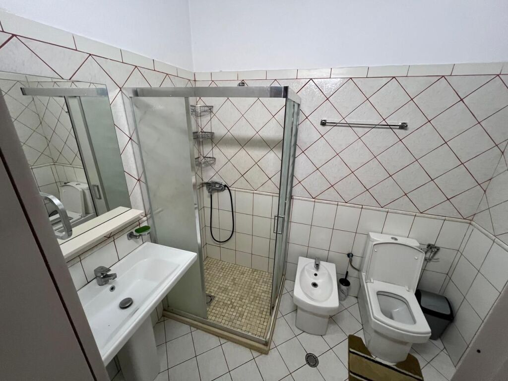 Apartment 2+1+parking for rent 550 Thousand Lek