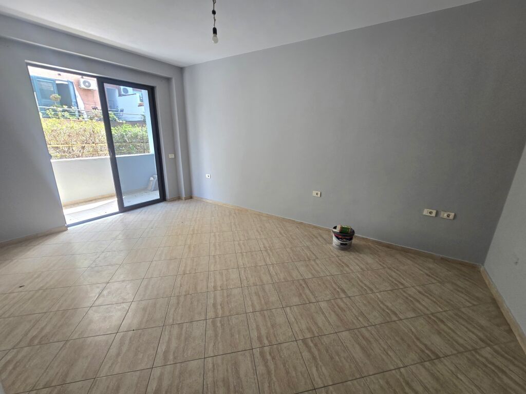 Appartamento / Ufficio in Affitto Kodra e Diellit 1