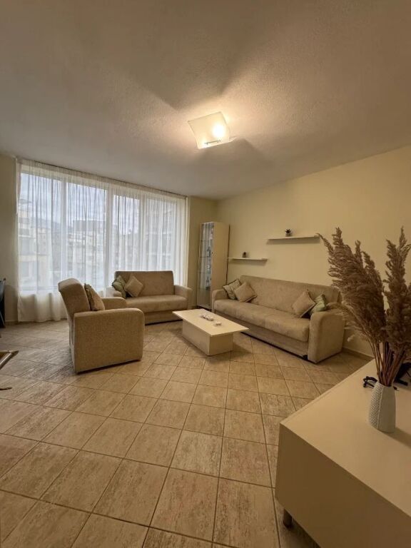 1+1, 3rd floor with elevator, electric market Elb street, 500 thousand lek