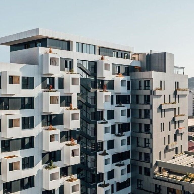 🏡 Apartment 3+1 + 2 Parking Spaces for Sale – Square 21, Tirana ✨
