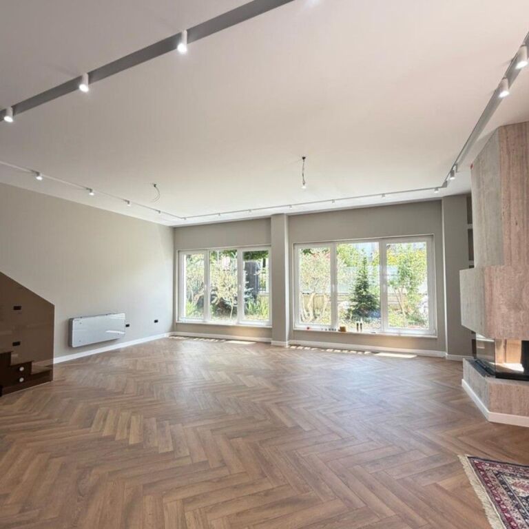 🏡 Modern Villa with Pool for Rent – Rolling Hills Residence ✨🌿