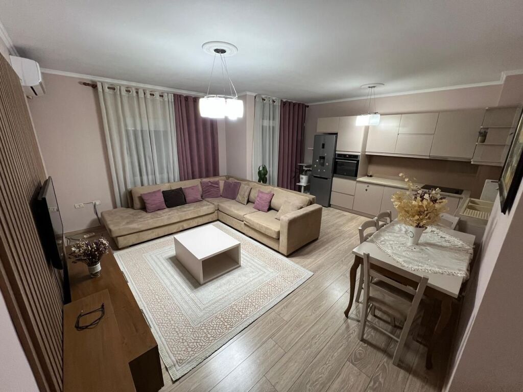 Apartment 2+1+parking for rent 550 Thousand Lek