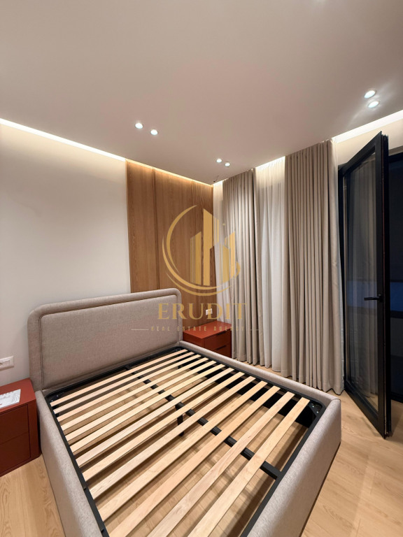 JEPET ME QIRA – Apartament Kati i Dytë në Vilë, Plazhi i Vjetër, Vlorë
