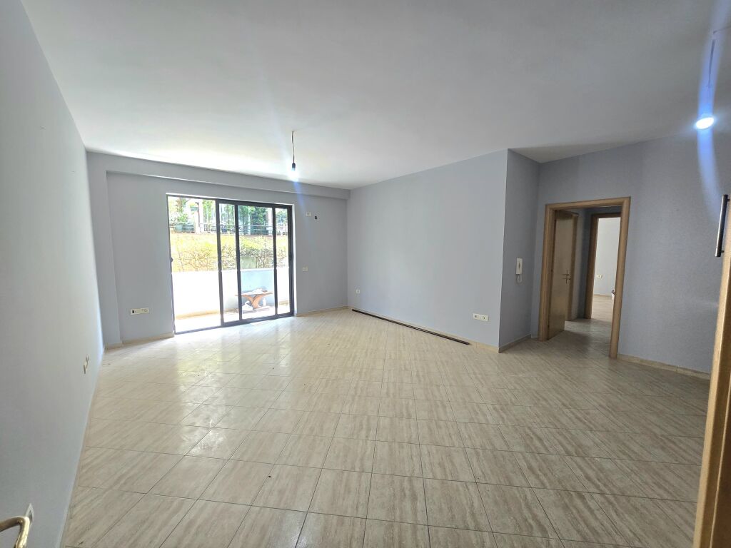 Appartamento / Ufficio in Affitto Kodra e Diellit 1
