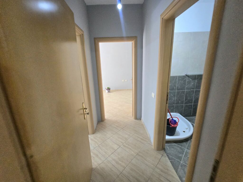 Appartamento / Ufficio in Affitto Kodra e Diellit 1