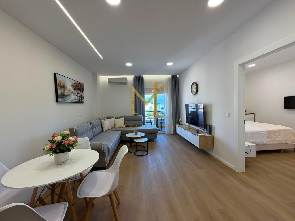 AFFITTASI APPARTAMENTO 1+1 A PLAZH HEKURUDHA MOLTO VICINO AL MARE!