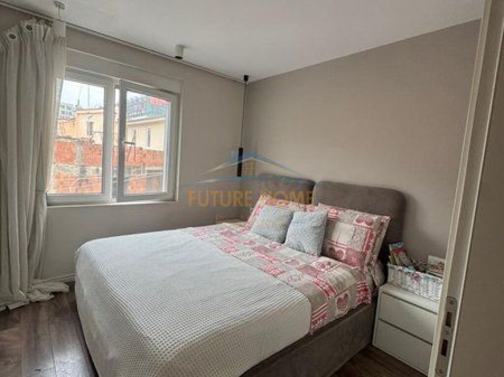 For sale, Apartment 3+1+2, 21 Dhjetori, Tirana