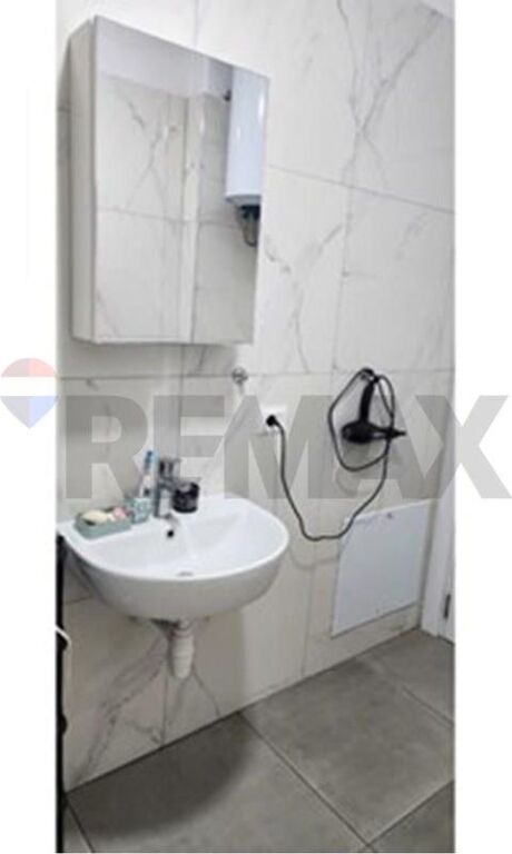 Appartamento - In Vendita - Via Kongresi I Manastirit, Tirana