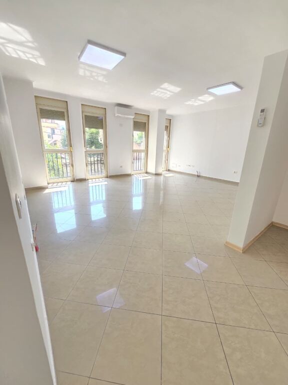 Office for rent on Kavaja Street