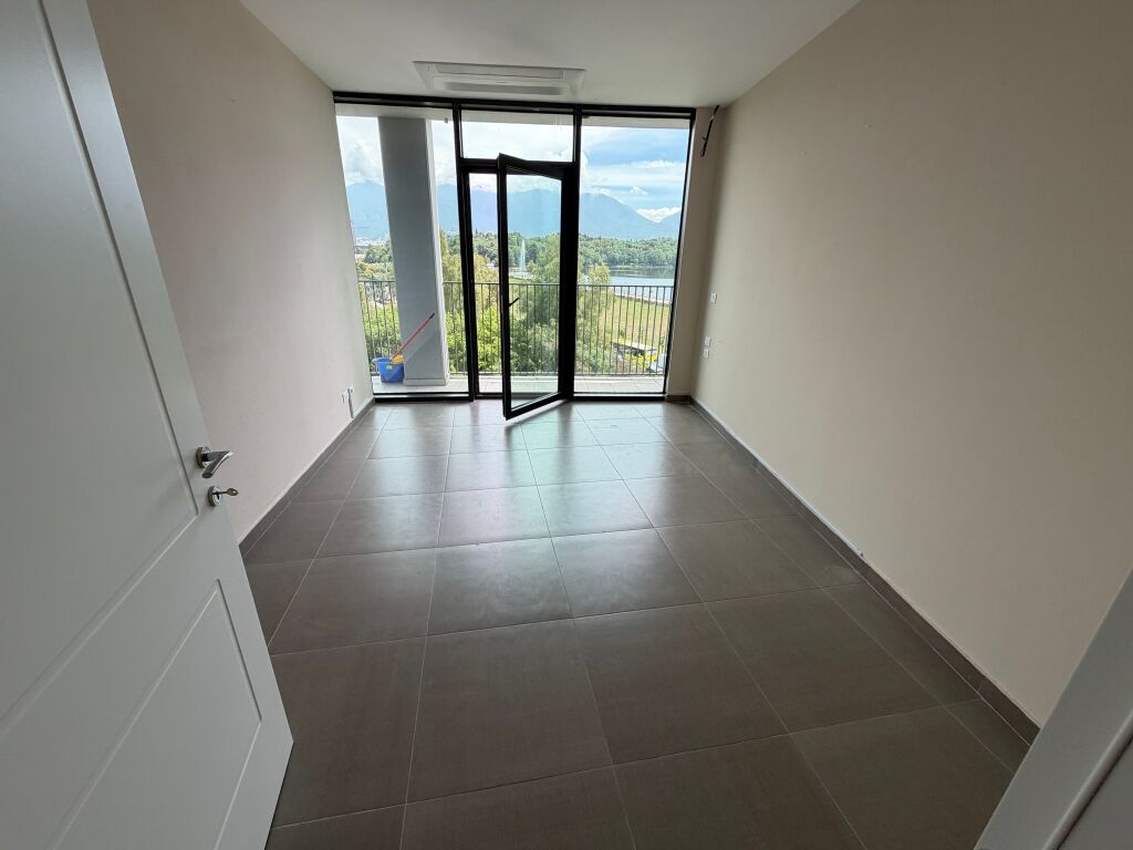 💥Office Rent Lake View Lake 💥