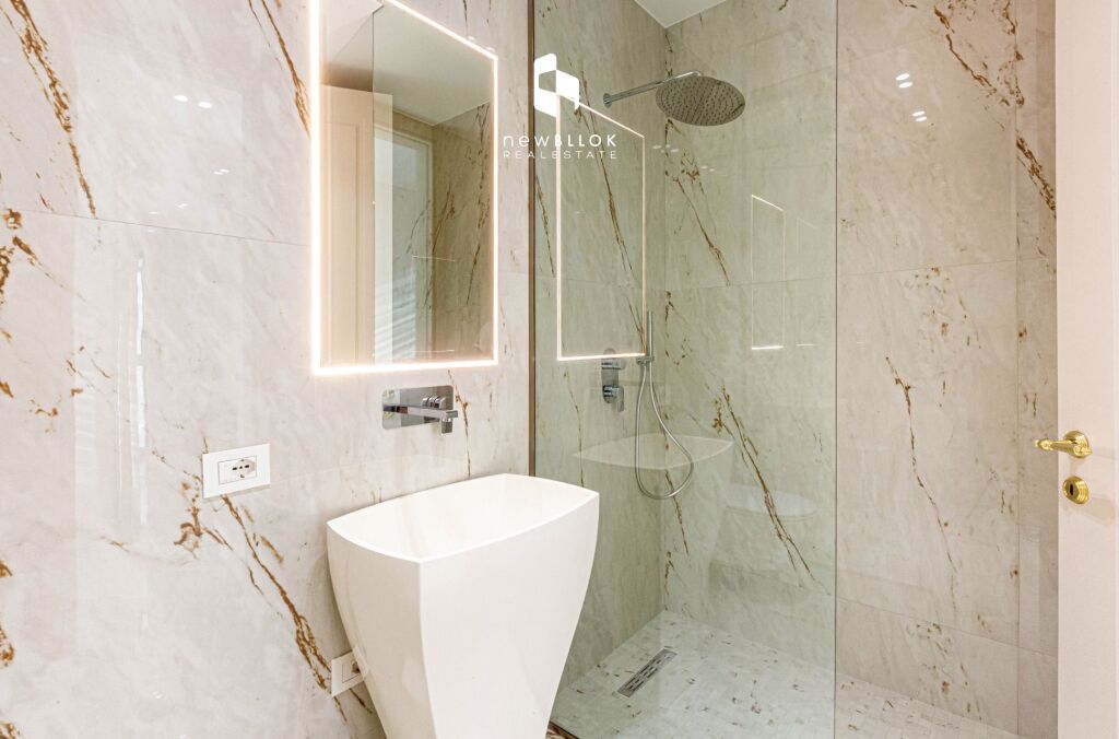 In Affitto: Ufficio di Lusso. 2+1+2wc  - 93m² - 1° Piano (Liqeni Thate - Radisson)🔥Frontalmente alla Strada | Super opportunità✨️ 1400€/Mese 💶💶