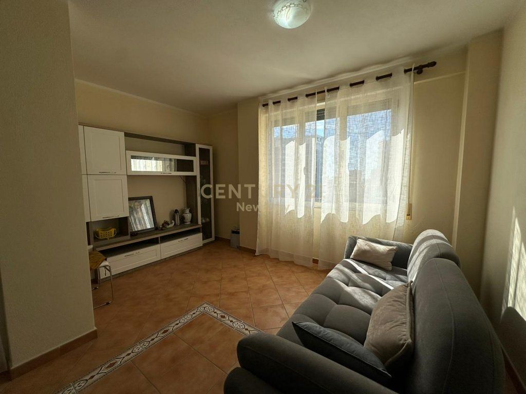 Apartment 1+1 for Rent in the Center of Durrës 40000 Leke