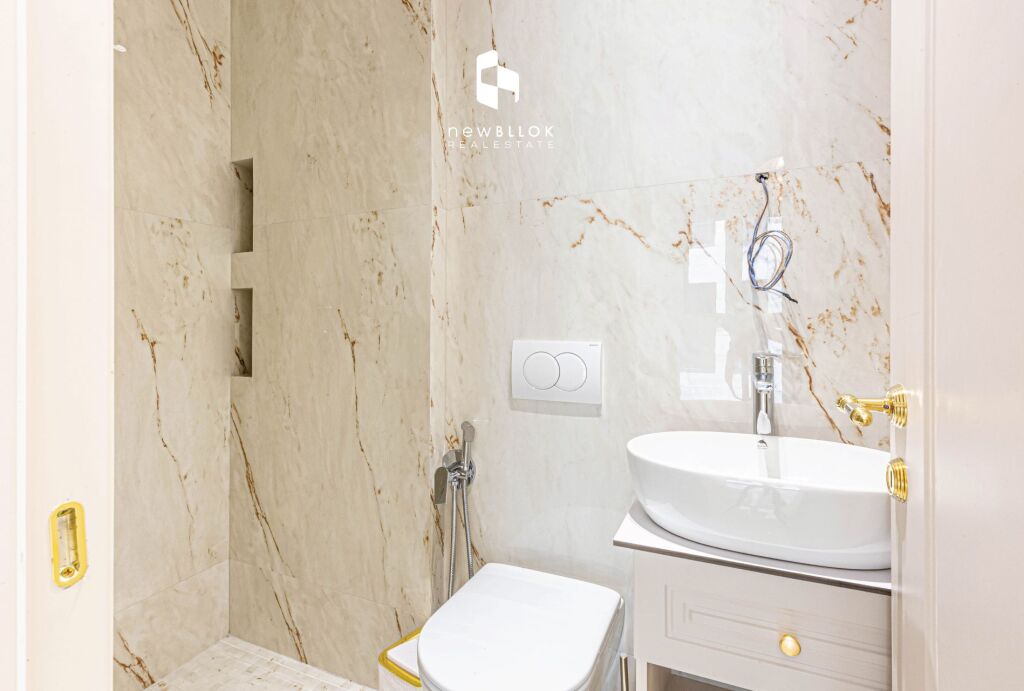 In Affitto: Ufficio di Lusso. 2+1+2wc  - 93m² - 1° Piano (Liqeni Thate - Radisson)🔥Frontalmente alla Strada | Super opportunità✨️ 1400€/Mese 💶💶