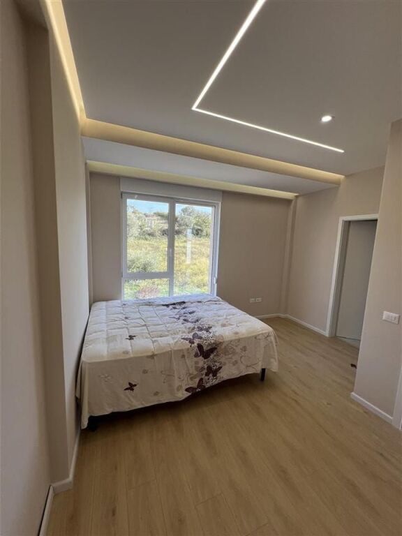 Rent | Vilë 4 + 1 + 4 | Farkë | 1800 €/month
