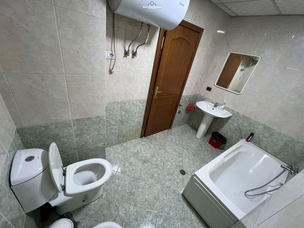 Ufficio in Affitto 2+1 Vicino a 21 Dhjetori (ID BZ2985) Tirana