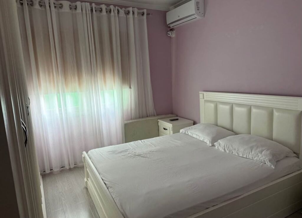 For rent 2+1 apartment at Komuna e Parisit