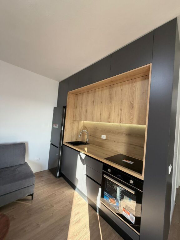 🏡 Appartamento 1+1 in Vendita | Shkëmbi i Kavajës, di fronte all'Hotel Belavista