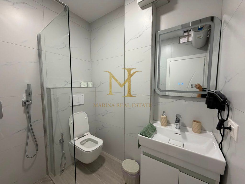 AFFITTASI APPARTAMENTO 1+1 A PLAZH HEKURUDHA MOLTO VICINO AL MARE!