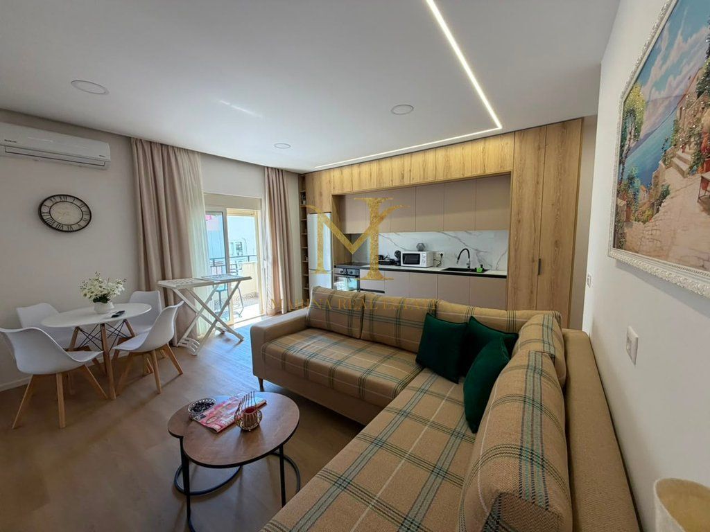 AFFITTASI APPARTAMENTO 1+1 A PLAZH HEKURUDHA MOLTO VICINO AL MARE!