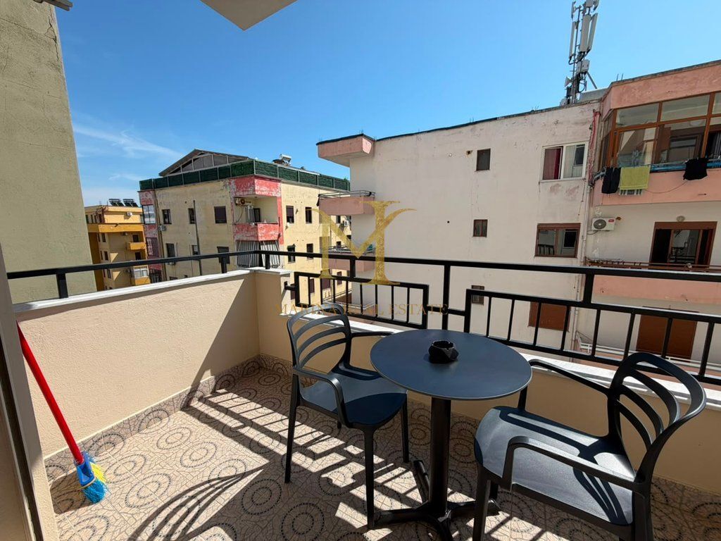 AFFITTASI APPARTAMENTO 1+1 A PLAZH HEKURUDHA MOLTO VICINO AL MARE!