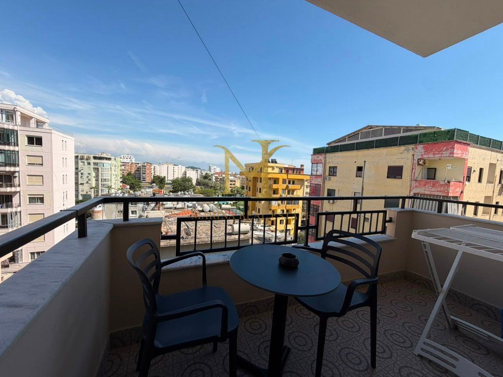 AFFITTASI APPARTAMENTO 1+1 A PLAZH HEKURUDHA MOLTO VICINO AL MARE!