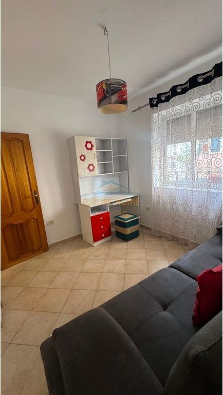 Qera Apartament 3+1, Rruga Fortuzi,Tiranë