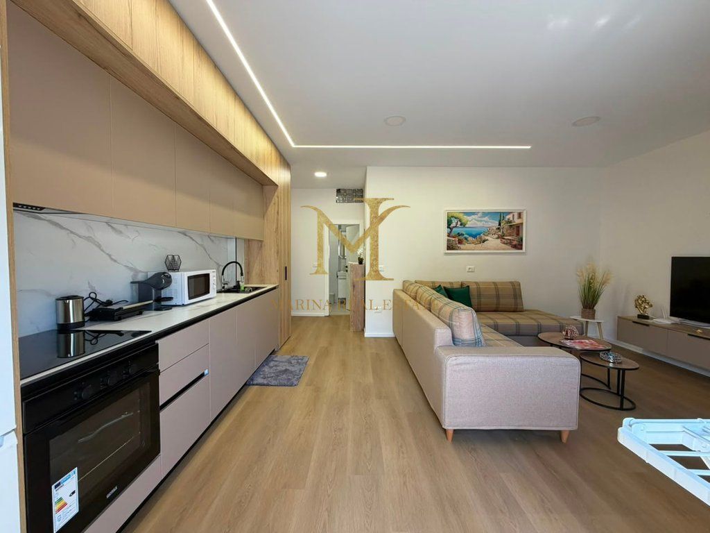 AFFITTASI APPARTAMENTO 1+1 A PLAZH HEKURUDHA MOLTO VICINO AL MARE!