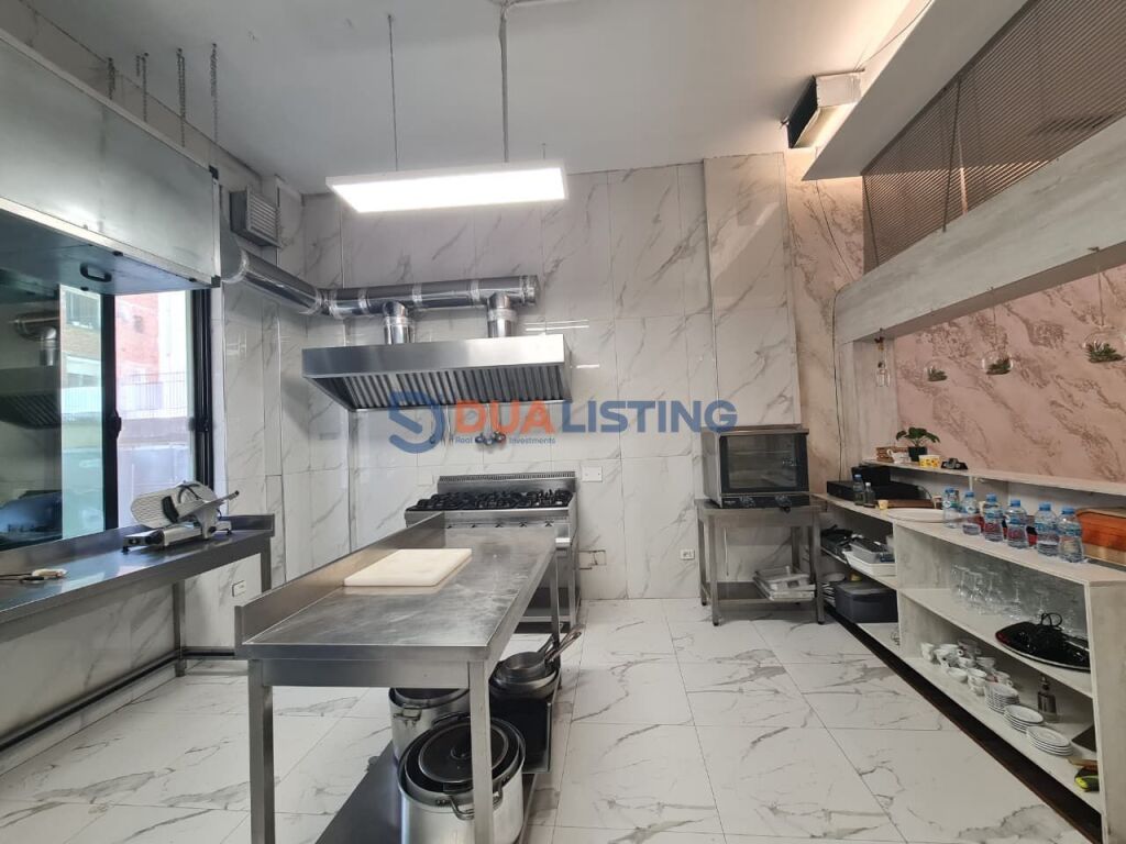 LOCALE COMMERCIALE IN AFFITTO IN PIAZZA WILSON – POSIZIONE PREMIUM, PIANO TERRA, FRONTE STRADA