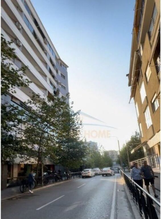 Rent, Apartment 3+1+2+Parking Space, Paris Commune, Tirana.